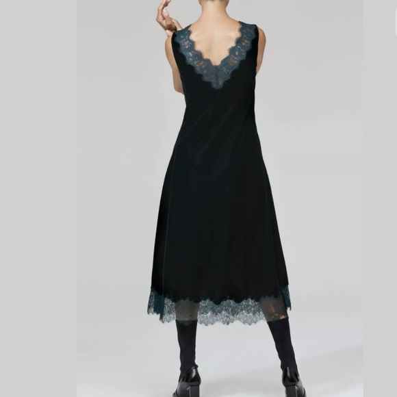 ❤️NWT ZARA DARK GREEN LONG VELVET DRESS WITH LACE - Picture 10 of 11